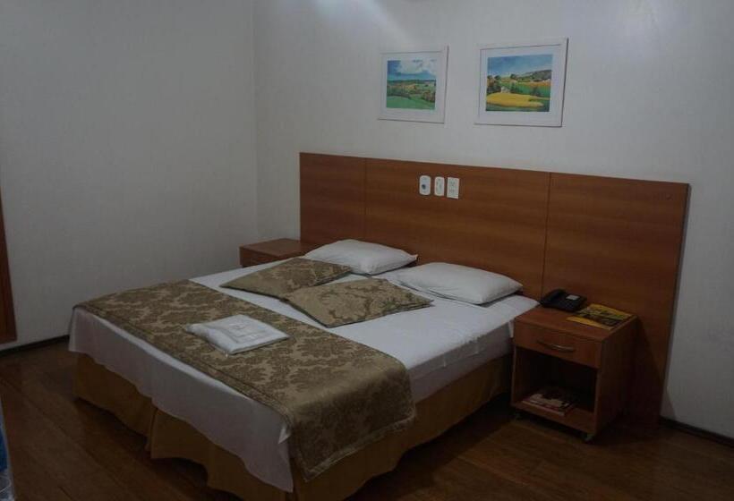 标准单人间, Rhud S