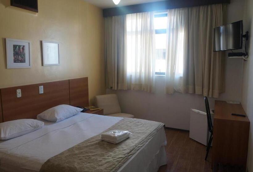 标准单人间, Rhud S