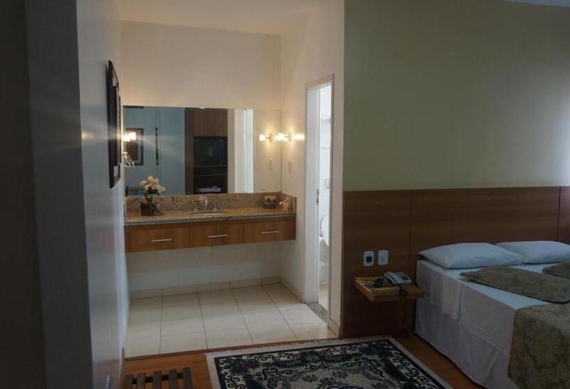 豪华套房, Rhud S