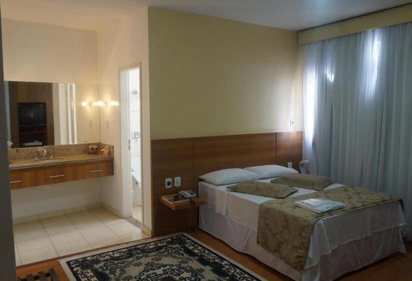 豪华套房, Rhud S