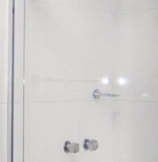 디럭스 룸, Schenkel