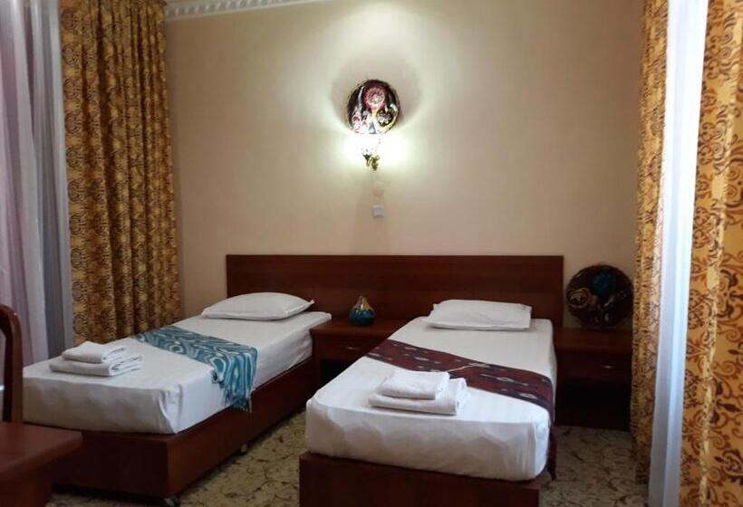 חדר דלוקס, Shams