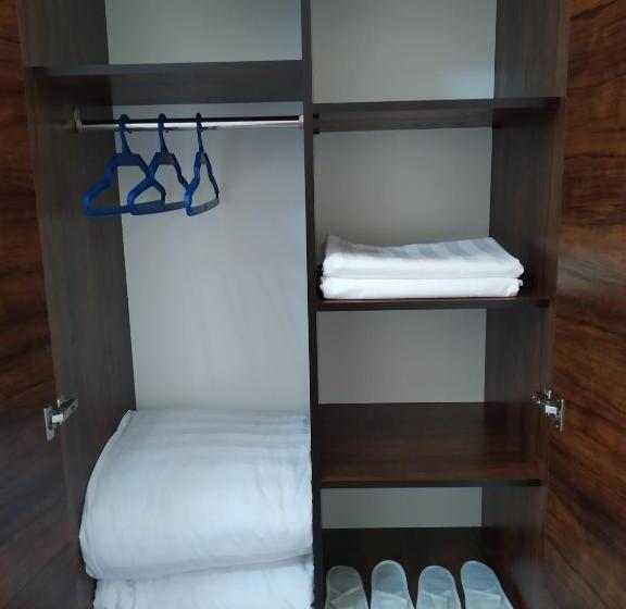 חדר יחיד בסיסי, Shams