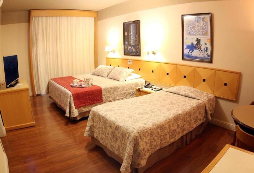 デラックスの４人部屋, Village