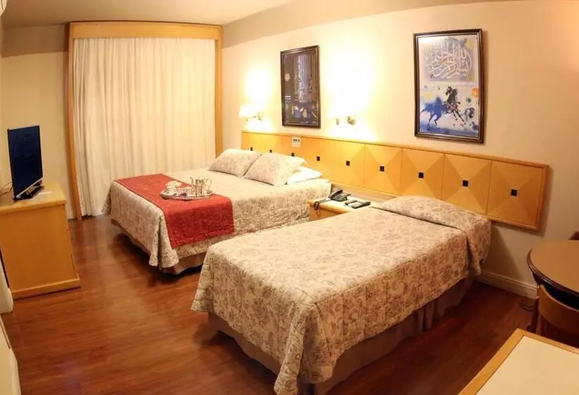 デラックスの４人部屋, Village