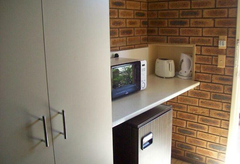 Семейный Номер, Cobar Town And Country Motor Inn