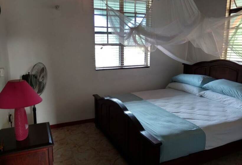 スリーベッドルーム ヴィラ, Mainroad Suite