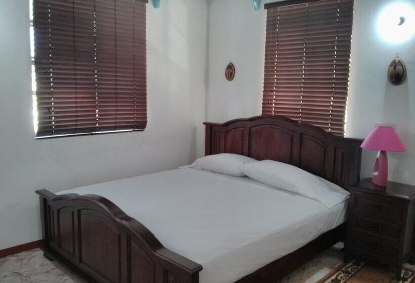 スリーベッドルーム ヴィラ, Mainroad Suite