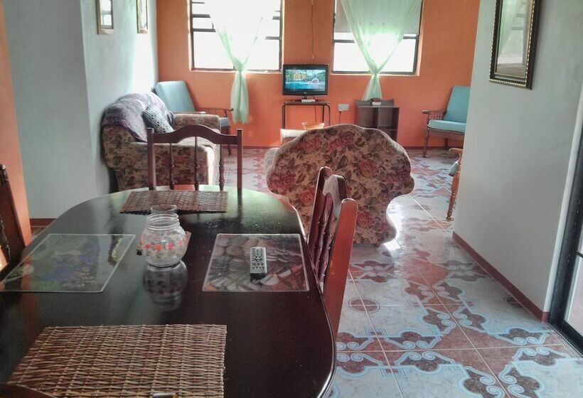 スリーベッドルーム ヴィラ, Mainroad Suite