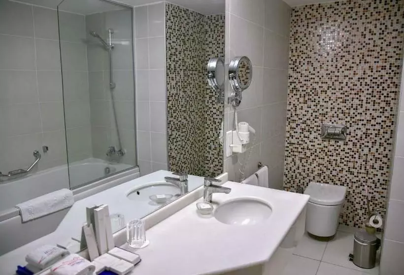 اتاق لوکس, Titanic Hotel & Spa
