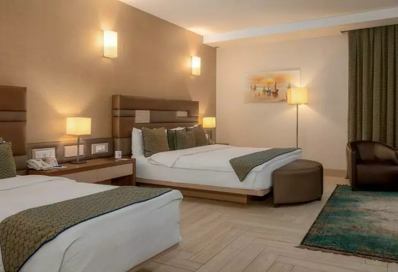 اتاق خانوادگی, Titanic Hotel & Spa