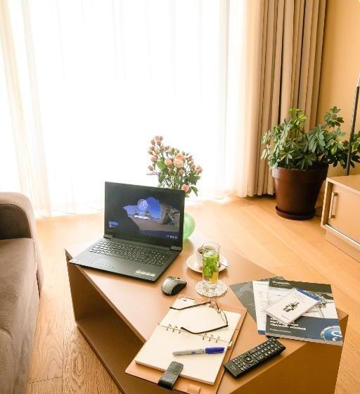 استودیوی استاندارد با چشمانداز دریا, Homebridge Hotel Apartments