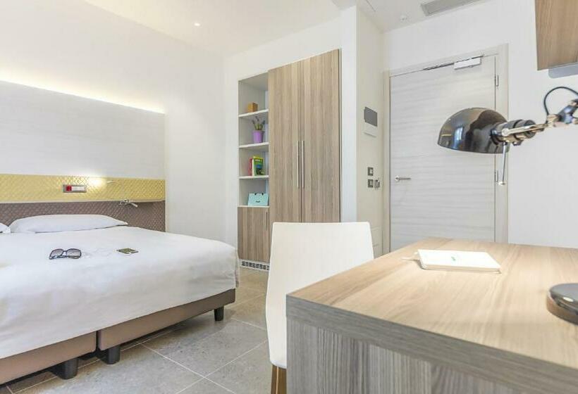 标准间, Camplus Palermo