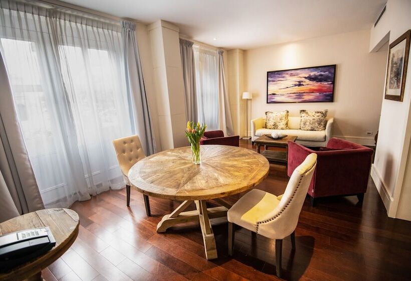 Президентский Люкс, Central Hotel Panama Casco Viejo