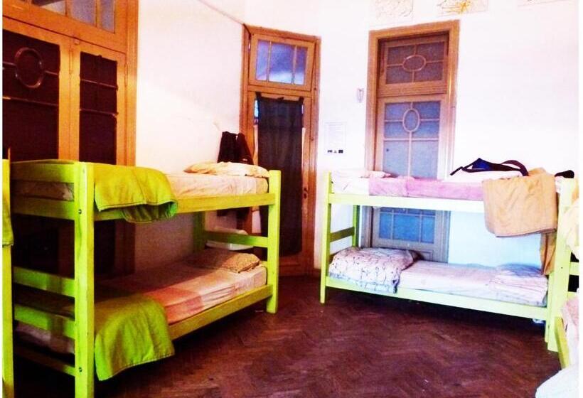 Кровать в Общей Комнате, Coolraul Hostel
