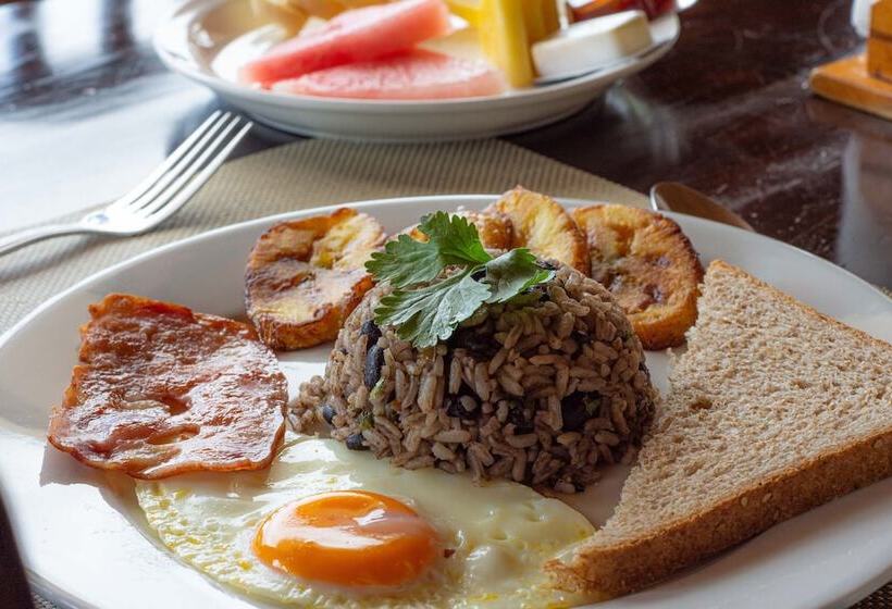 Номер Economy, Don Taco