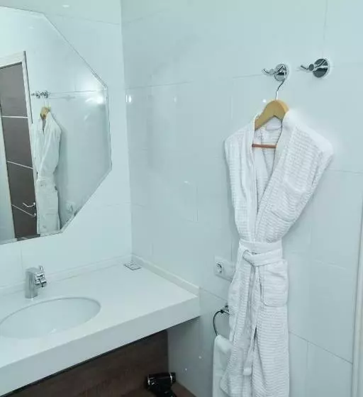 اتاق استاندارد یک نفره, Green Which