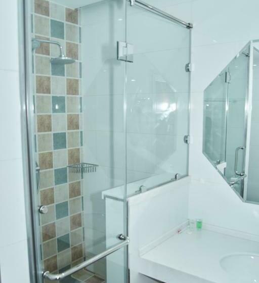 اتاق سوپریور, Green Which