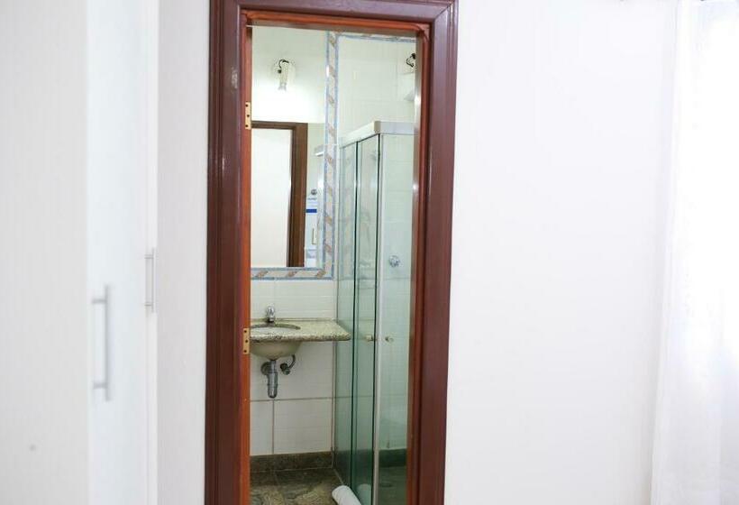 标准单人间, Palace