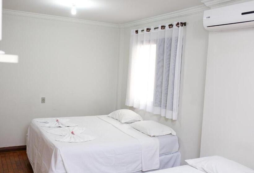 豪华三人间, Palace