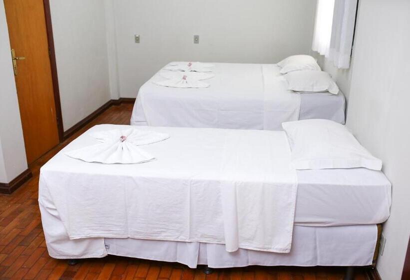 豪华三人间, Palace