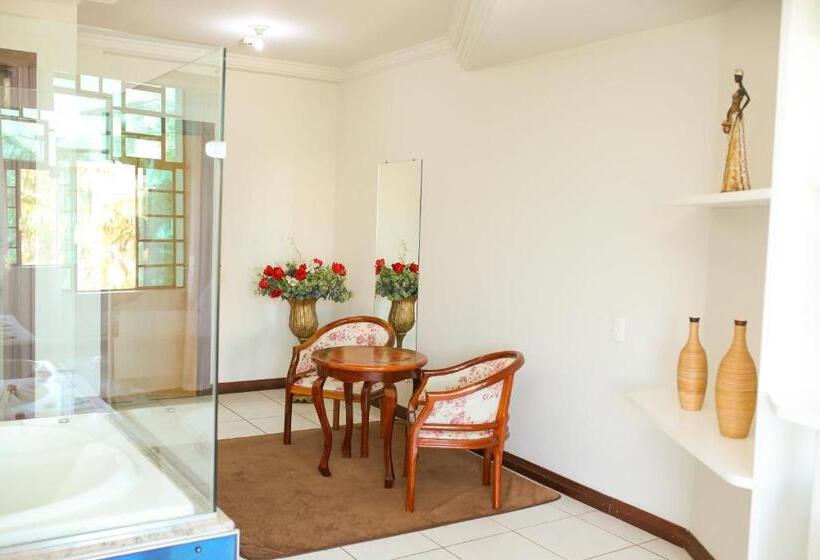 标准单人间, Palace