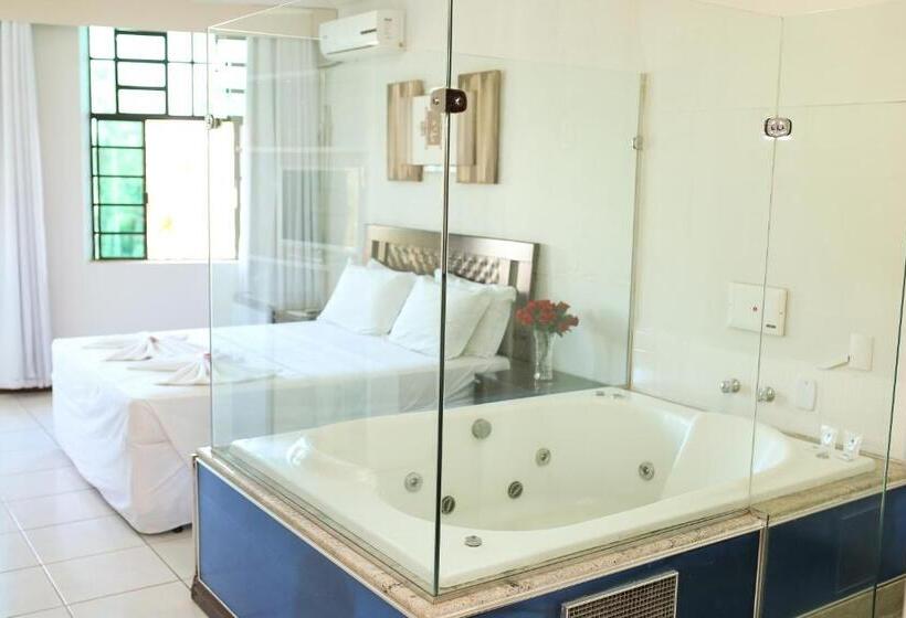 标准单人间, Palace