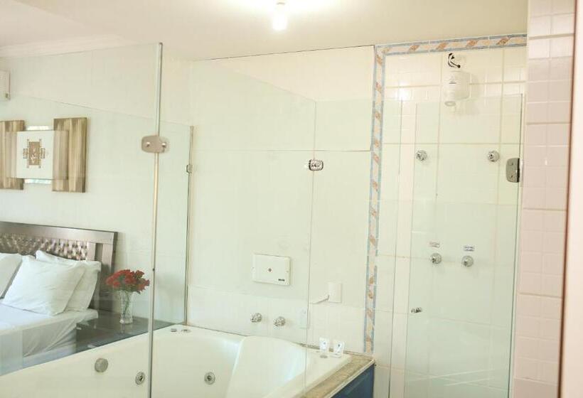 标准单人间, Palace