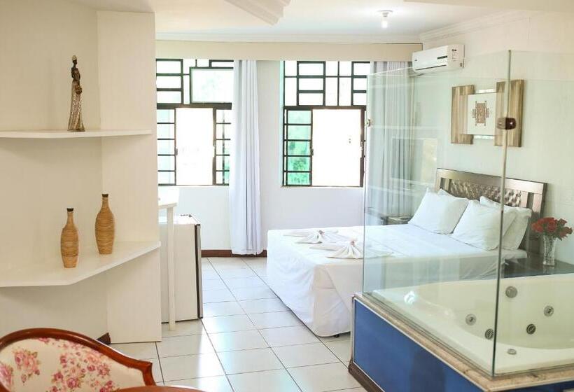 标准单人间, Palace