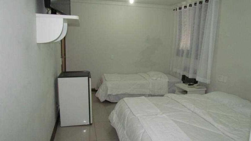 标准三人间, Palace