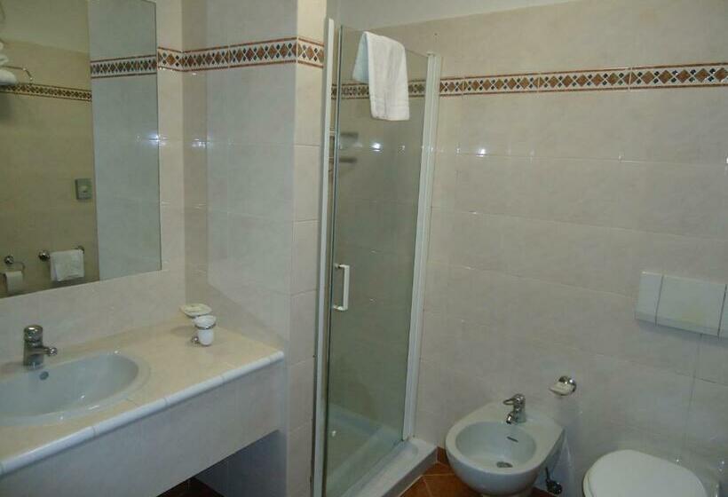 スタンダードルーム, Paris