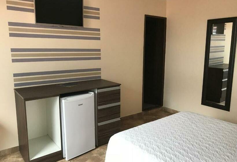 标准三人间, Pousada E Restaurante Manah