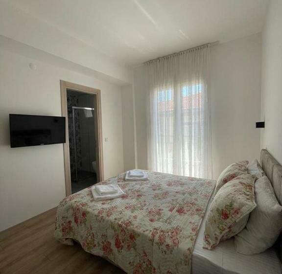 标准间, Adil Otel