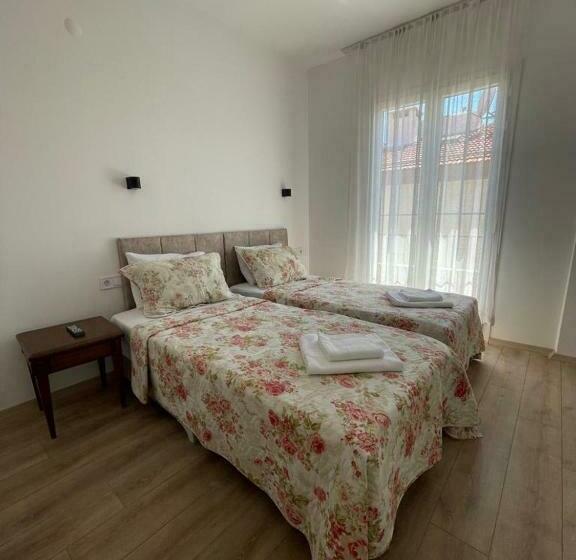 标准间, Adil Otel