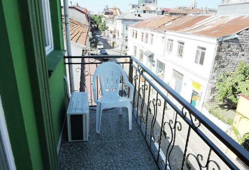 اتاق استاندارد با بالکن, Green Villa