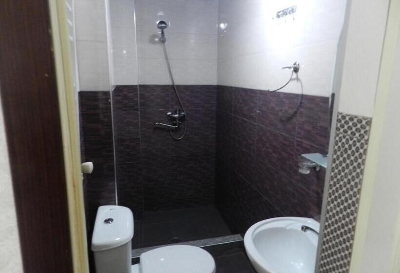 اتاق اکونومی, Green Villa