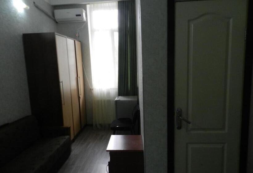 اتاق اکونومی, Green Villa