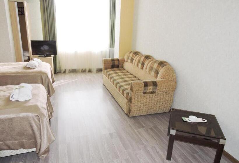 سوییت خانوادگی, Green Villa
