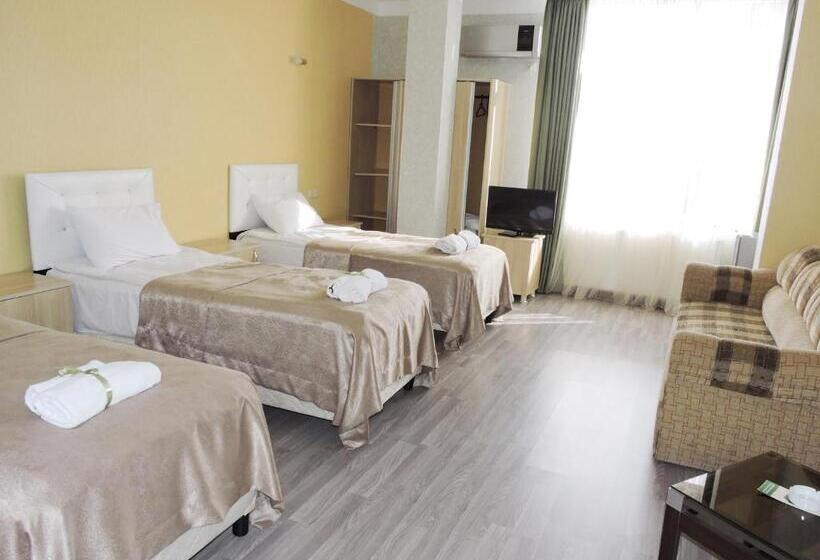 سوییت خانوادگی, Green Villa