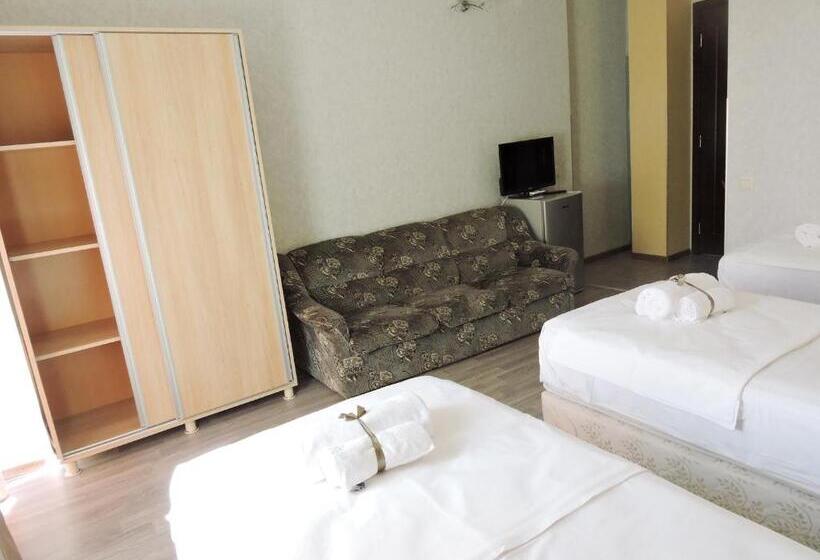 سوییت خانوادگی, Green Villa