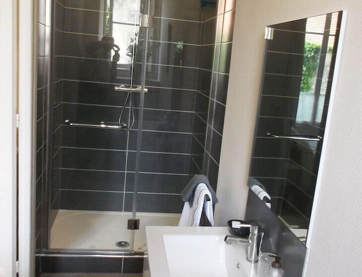 スタンダードルーム, La Grange En Champagne