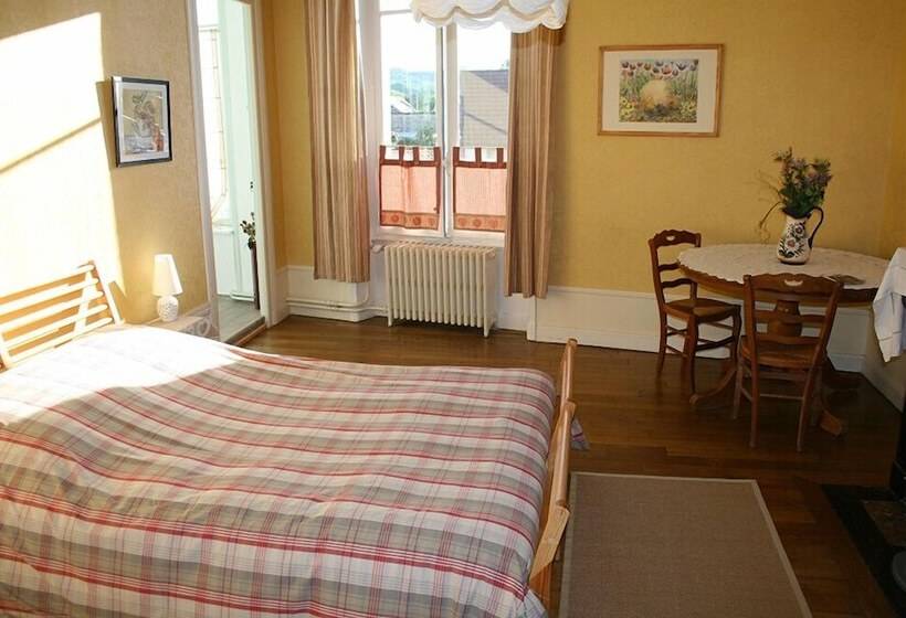 スタンダードルーム, La Grange En Champagne