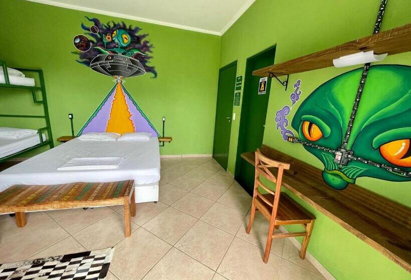 스탠다드 4인용 룸 바다전망, Green Haven Hostel