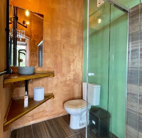 4인용 스탠다드 룸, Green Haven Hostel