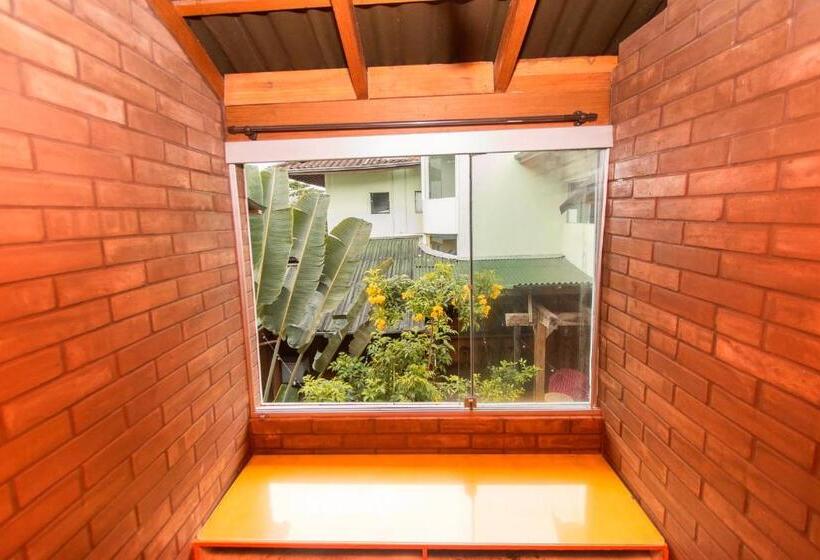 스탠다드 방갈로 정원 전망, Green Haven Hostel