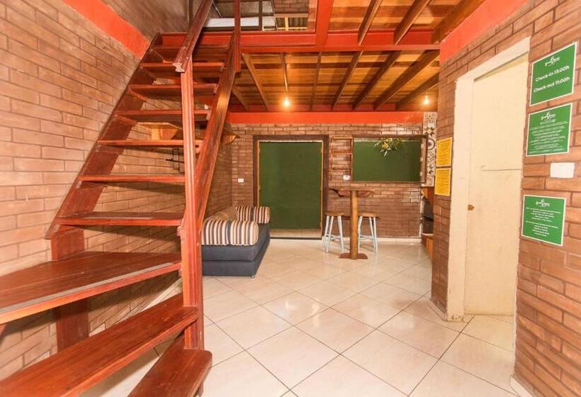 스탠다드 방갈로 정원 전망, Green Haven Hostel