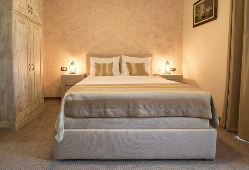 اتاق لوکس, Helada