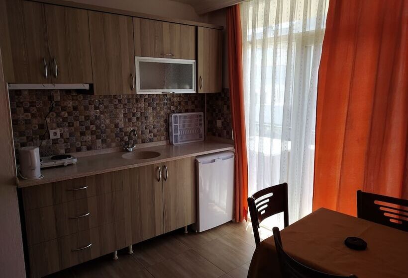 شقة غرفة واحدة, Marina Apart