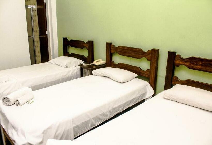 スタンダードトリプルルーム, Mônaco