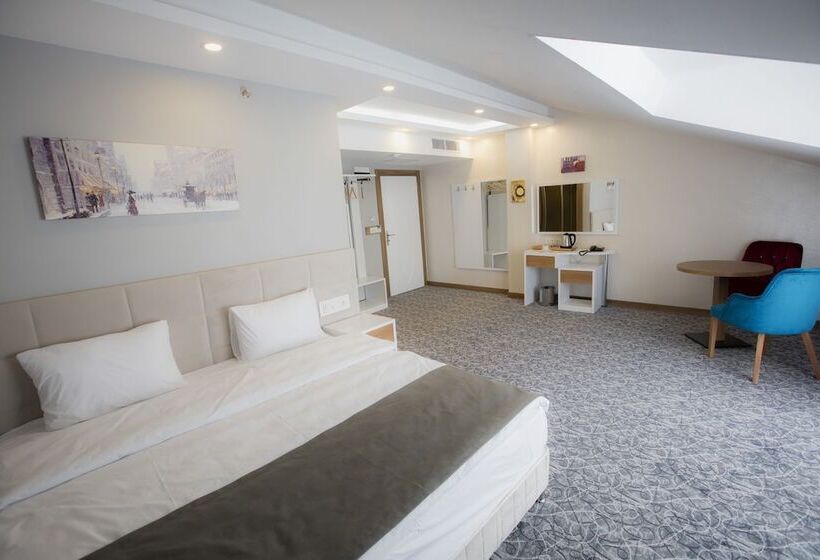 سوئیت رویال, Royal İnci